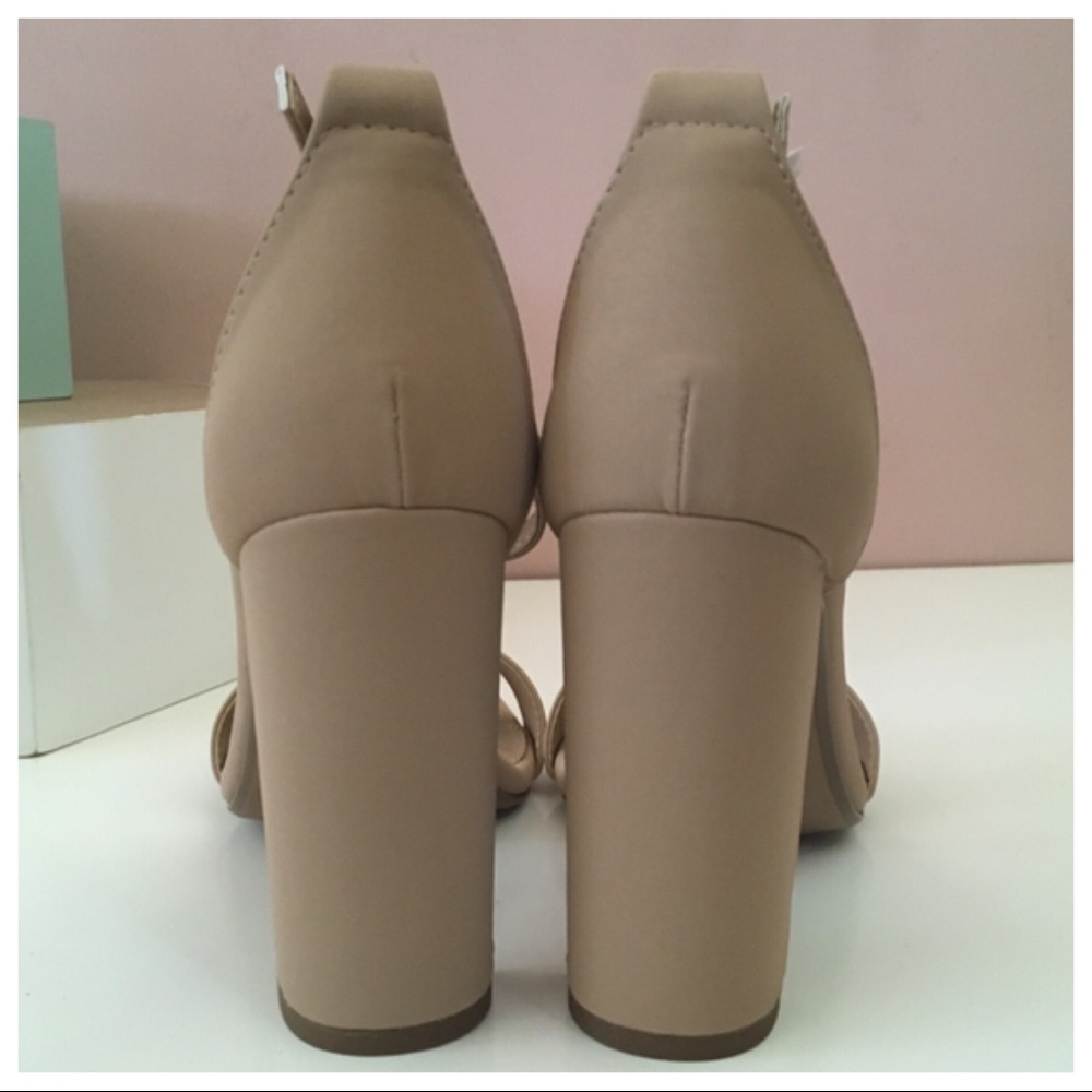 Charlotte Russe Nude Dress Sandals - Picture 5 of 7